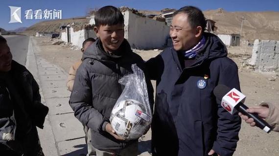 上海援藏干部：地震中小朋友的坚强令我动容，援藏故事