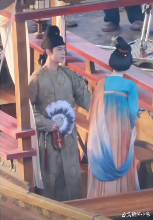 杨紫李现展现超强扛剧能力，热议；两人合作成影视新趋势